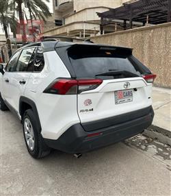 تۆیۆتا ڕاڤ 4